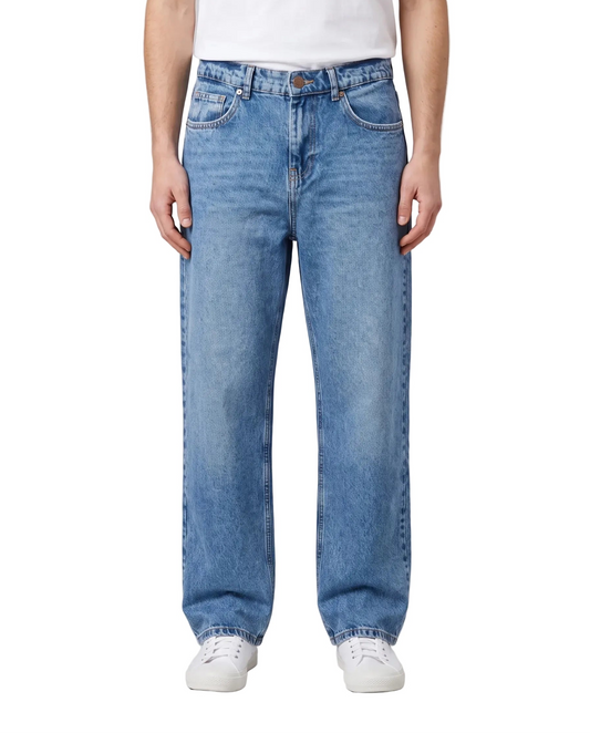 Men's light blue wide leg jeans made of 99% cotton and 1% elastane by TREE   