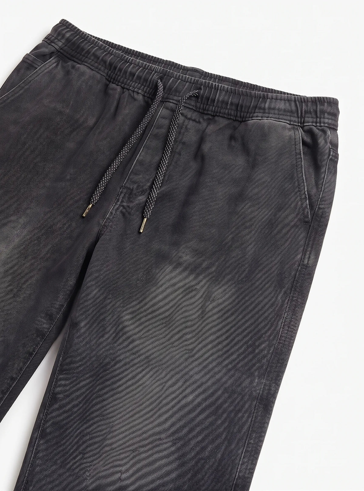Men's black wide-leg jeans made of 99% cotton and 1% elastane with elastic waist by TREE   