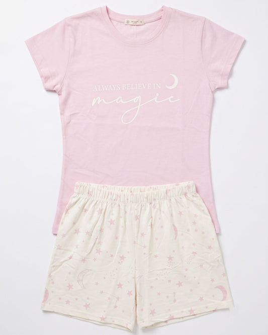 Woman's printed pajamas
