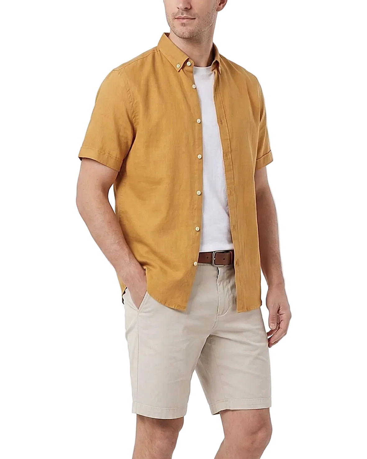 Front view of a model wearing a men's summer short-sleeve button-down shirt in a regular fit by TREE.