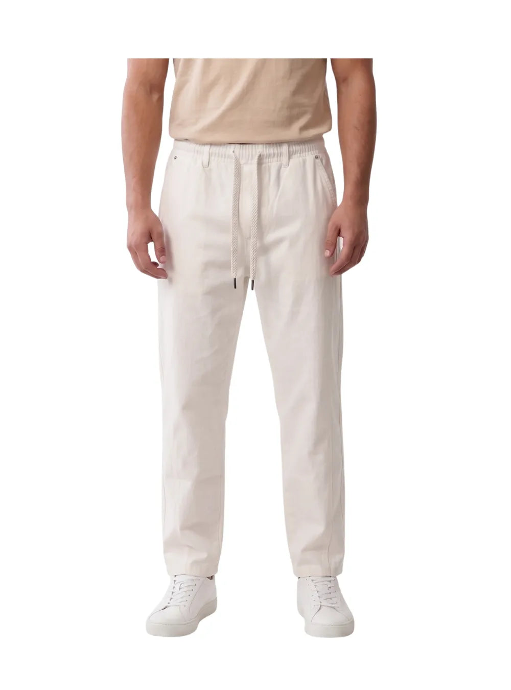  Front view of a man wearing white wide-leg gabardine sarouel pants by TREE